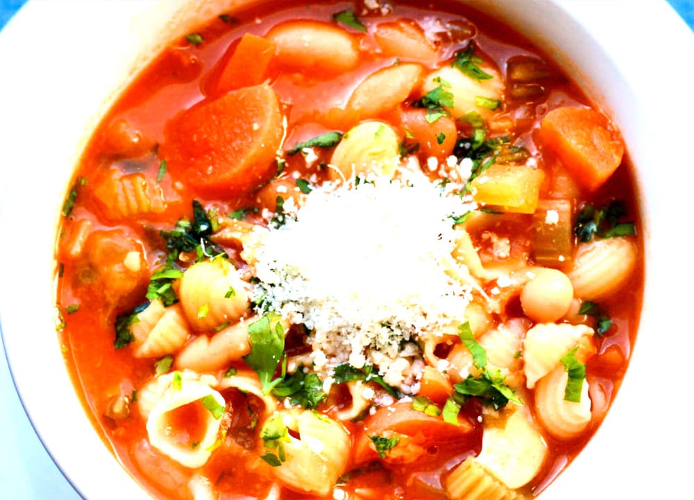sopa de pasta con verduras