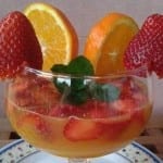 Coctel de jugo de naranja con fresas